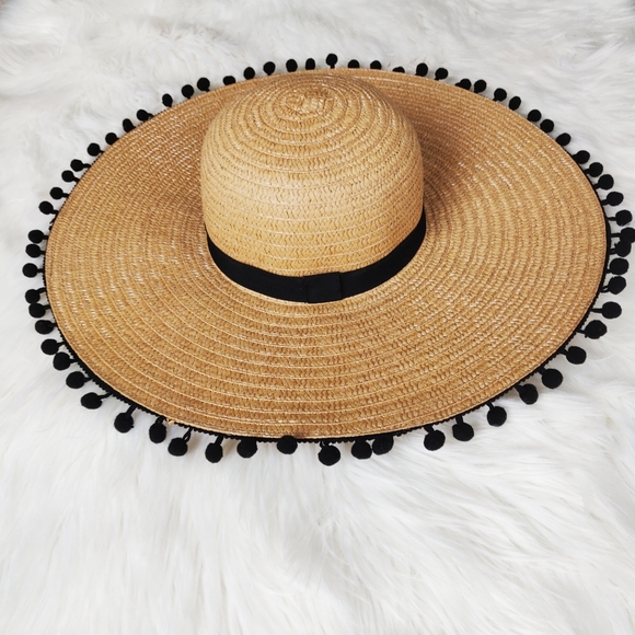 Calliope Accessories - Calliope wide brim pom pom edge sun hat